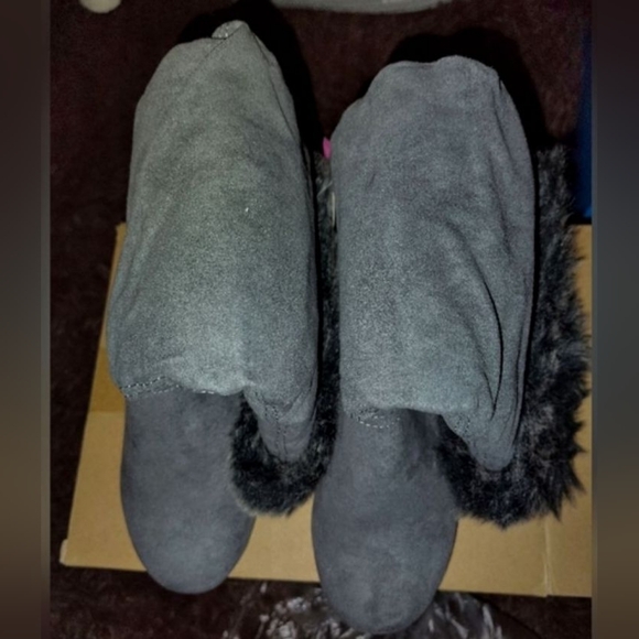 Girl's or Women's Boots - size 6 - Picture 3 of 3